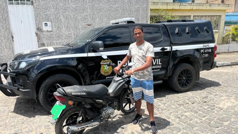 Delegacia de Santana do Ipanema recupera e devolve moto furtada