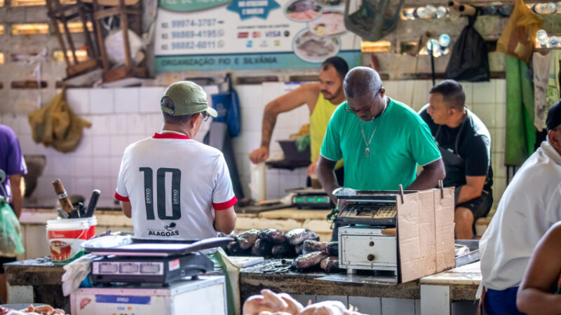 Confira o funcionamento de mercados, feiras-livres e shoppings populares nas festas de fim de ano