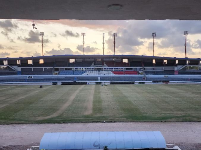 Governo de Alagoas inicia revitalização do gramado do Estádio Rei Pelé