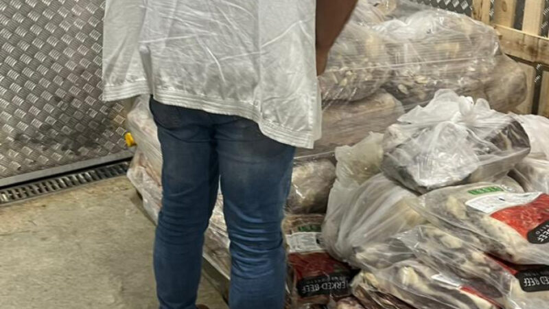 Vigilância Sanitária apreendeu mil quilos de carnes com validade vencida em supermercado na Serraria