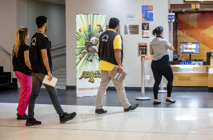 Procon Maceió faz ação educativa nos cinemas da capital