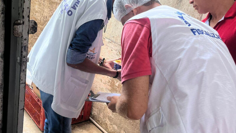 Vigilância Sanitária apreende 350 kg de produtos estragados na parte alta de Maceió