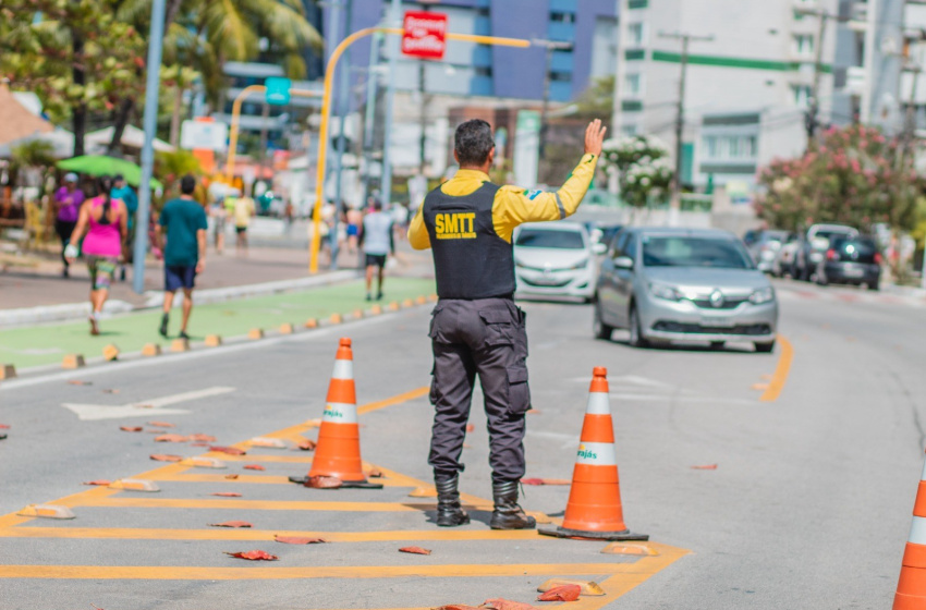 Trânsito na Ponta Verde será alterado para obra emergencial na rede de esgoto