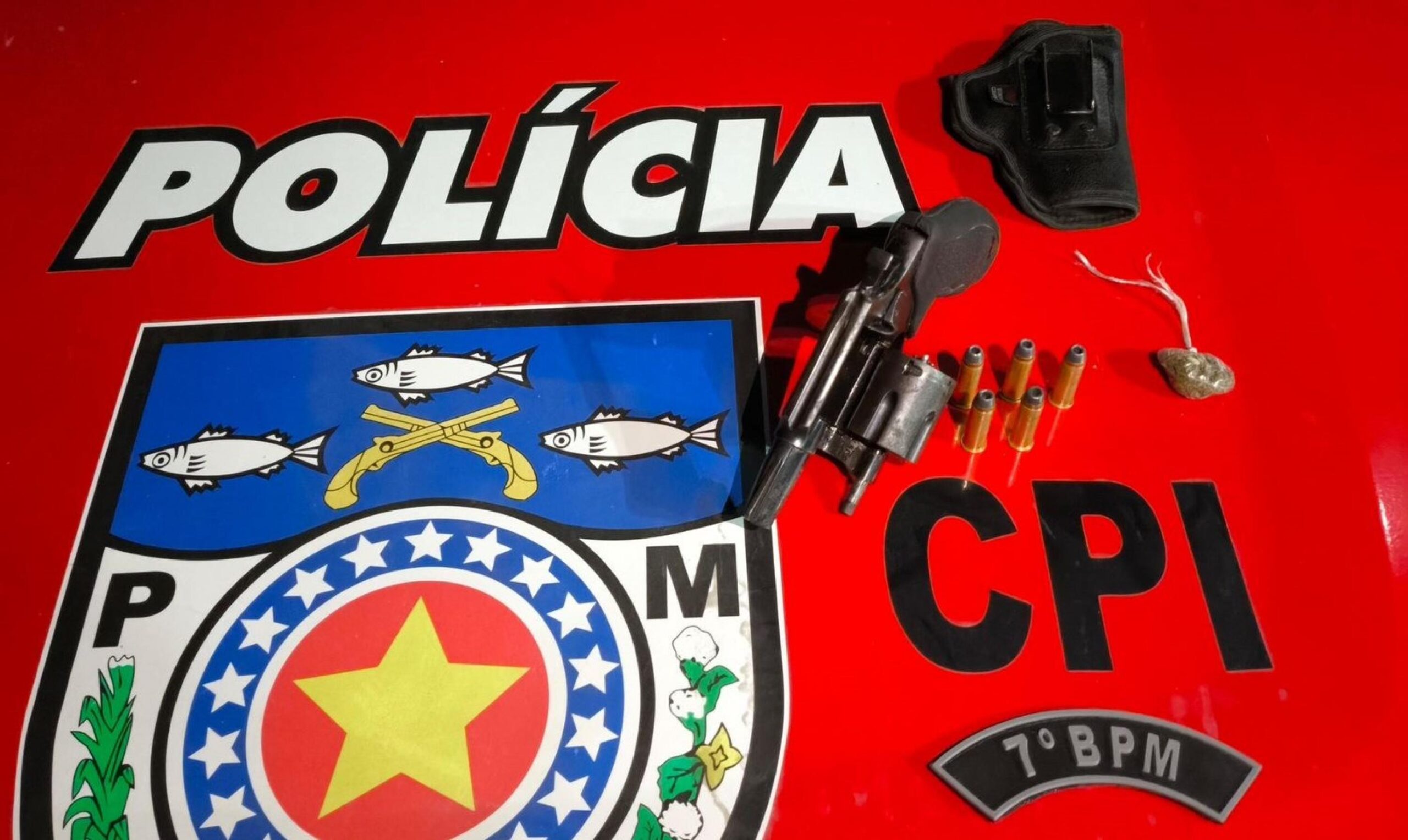 Polícia Militar apreende arma de fogo ao atender ocorrência em Olho d’Água das Flores