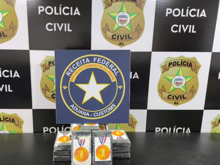 Polícia Civil e Receita Federal apreendem 20 kg de cocaína em operação conjunta em Maceió