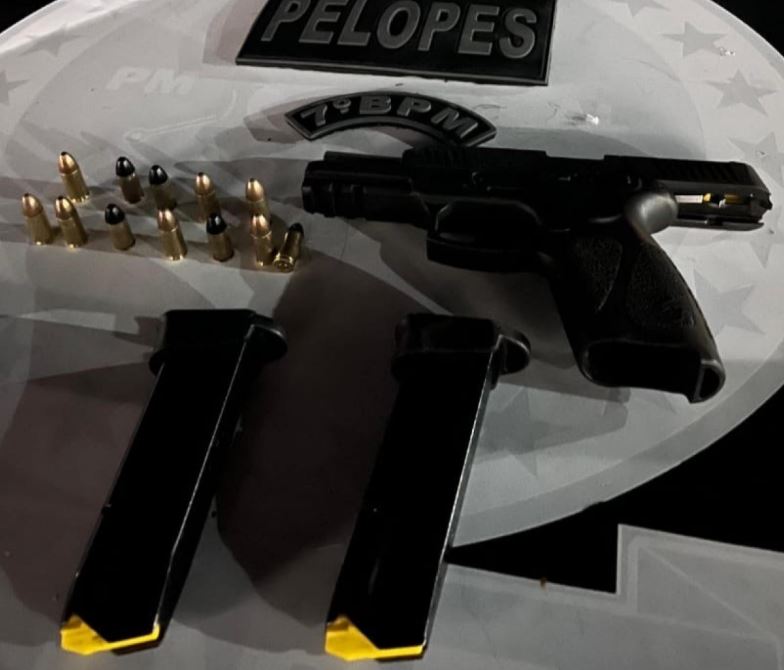 PM-AL apreende 30 armas e mais de 17 quilos de drogas