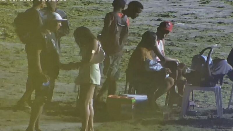 Videomonitoramento ajuda PM a prender trio que vendia drogas perto de bebê na Ponta Verde