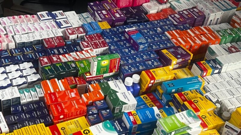 Vigilância Sanitária autua farmácia clandestina dentro de supermercado