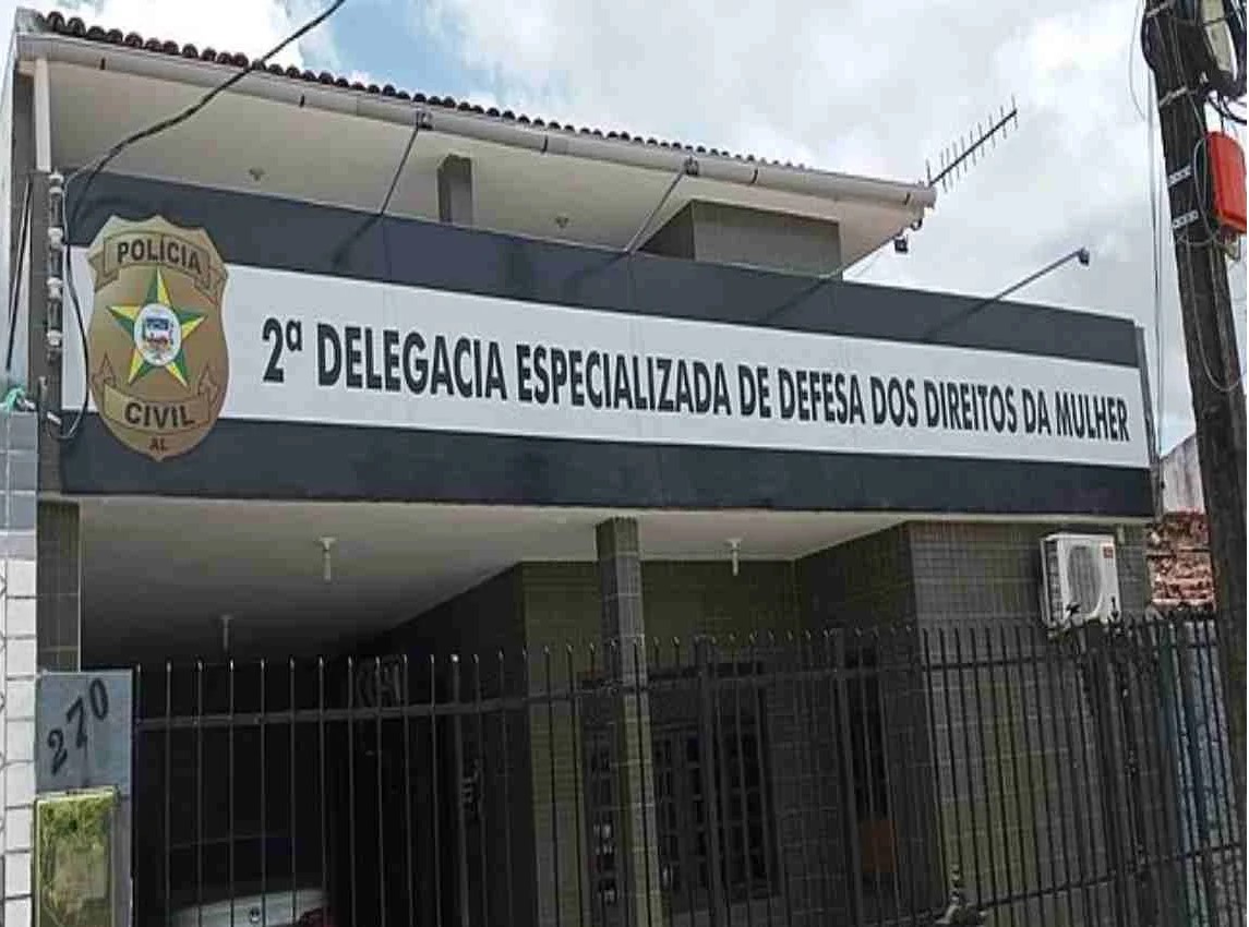 Polícia Civil prende homem por estupro, violência doméstica e perseguição, em Maceió