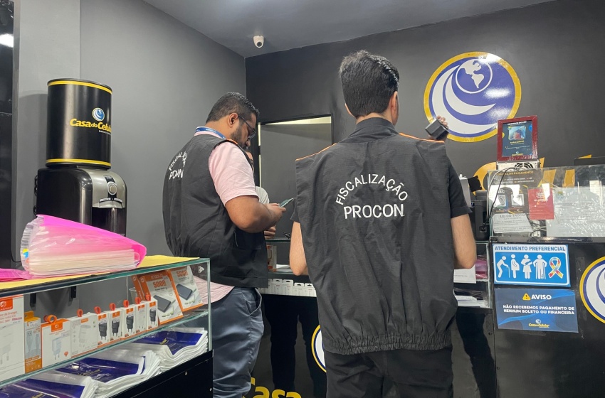 Após denúncias, Procon Maceió autua seis lojas de celulares por irregularidades