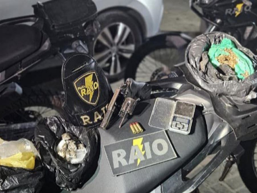 PM prende duas pessoas por tráfico de drogas e posse ilegal de arma em Maceió e Craíbas