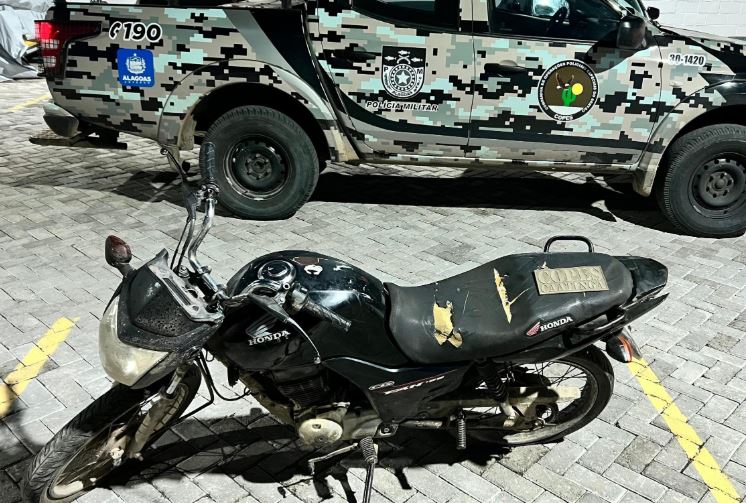 PM apreende drogas e recupera veículo roubado em ocorrências no Sertão de Alagoas