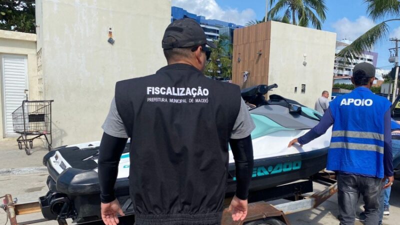 Operação apreende Jet Skis que realizavam o comércio irregular de passeios na orla marítima