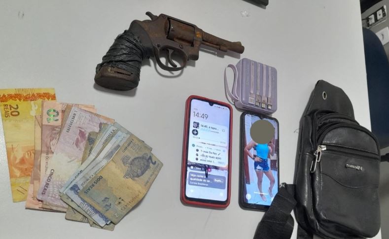 PM prende homem suspeito de assalto a van na Durval de Góes Monteiro