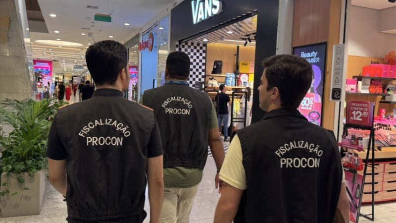 Procon Maceió orienta consumidores sobre compras seguras no final de ano