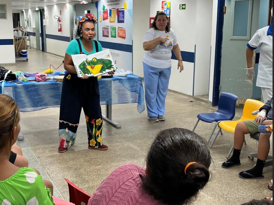 Contar e cantar: Projeto leva histórias e cantorias para hospitais públicos de Maceió