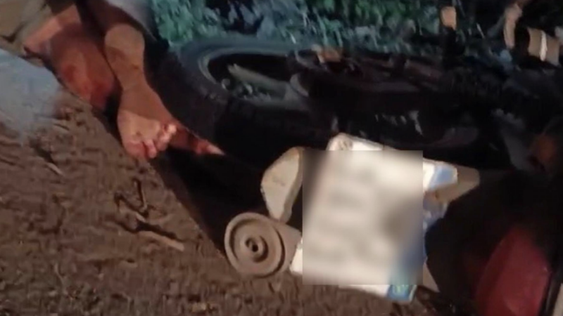 Samu socorre motociclista em estado grave após colisão com poste em Japaratinga