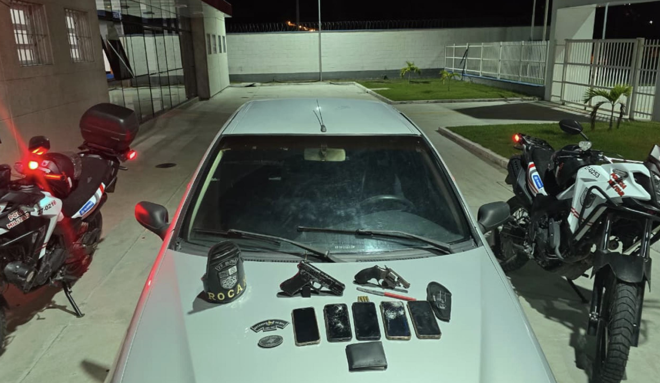 PM apreende arma de fogo em Santana do Ipanema e cumpre mandado de prisão em Penedo