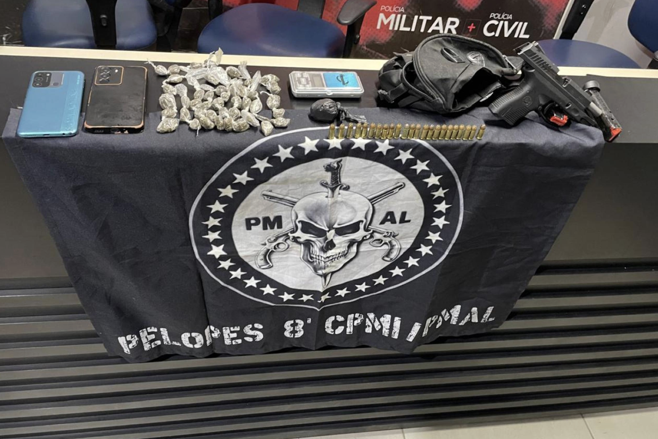 Pelopes prende membro de facção criminosa com armas e drogas no litoral norte