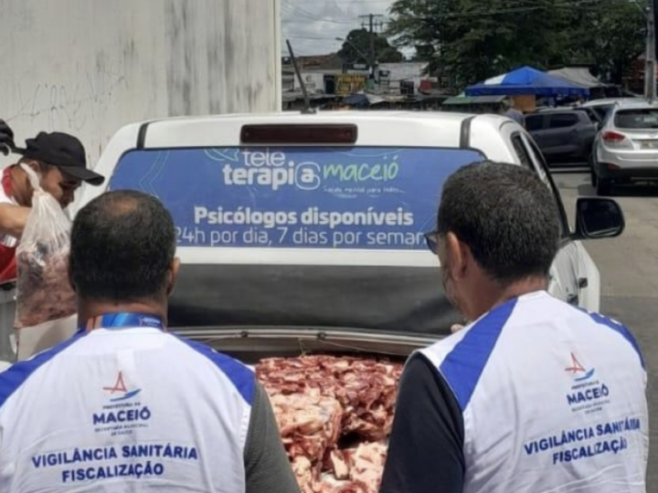 Vigilância Sanitária recolhe 120kg de carne estragada na feira do Tabuleiro