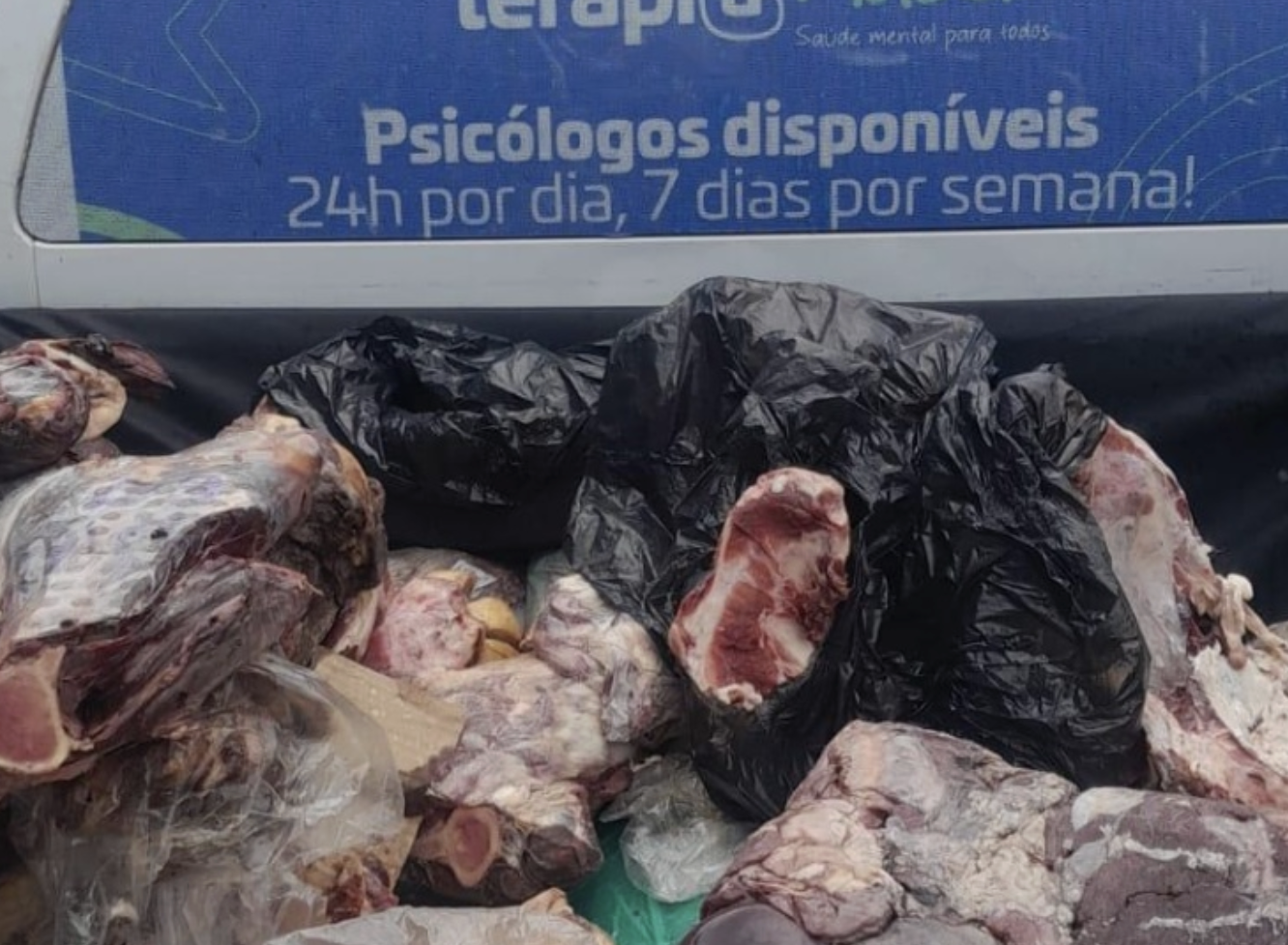 Vigilância Sanitária apreende mais de 300 kg de carnes impróprias para consumo em supermercado do Benedito Bentes