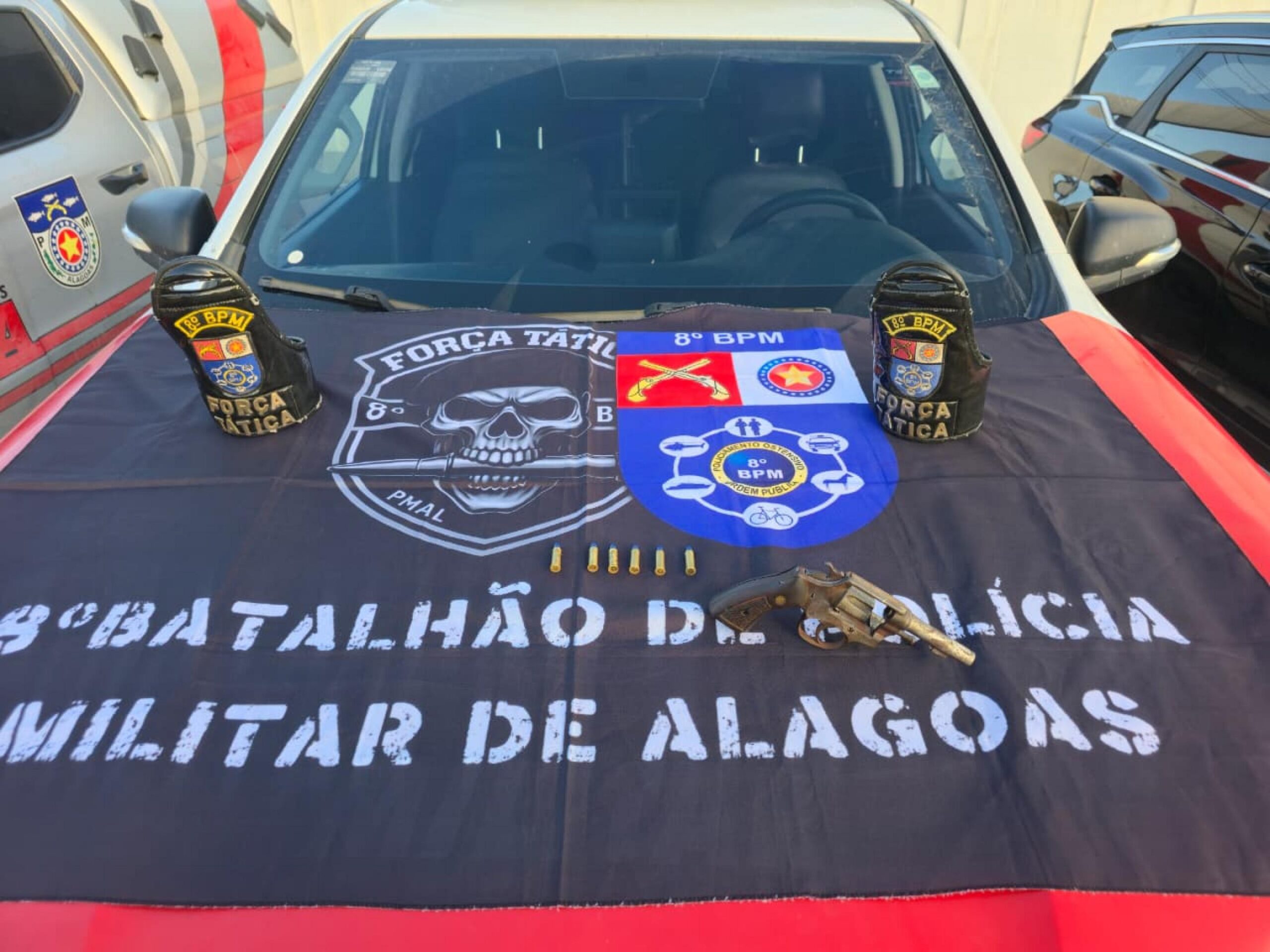 PMAL apreende drogas e arma de fogo durante abordagens no interior