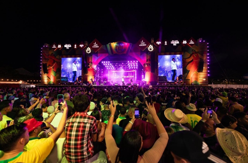 Zé Vaqueiro, Bell Marques e mais seis artistas animam a quinta-feira (25) noite do São João Massayó 2026