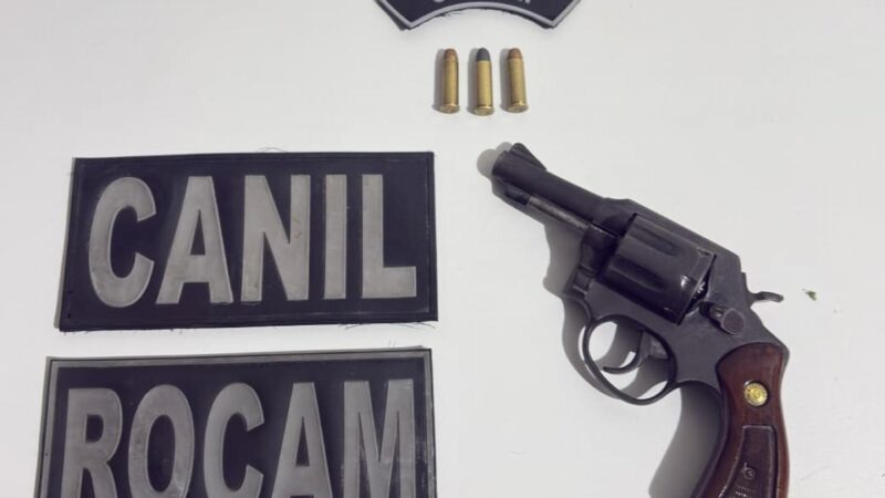PM flagra homem com arma de fogo e prende suspeito em Arapiraca