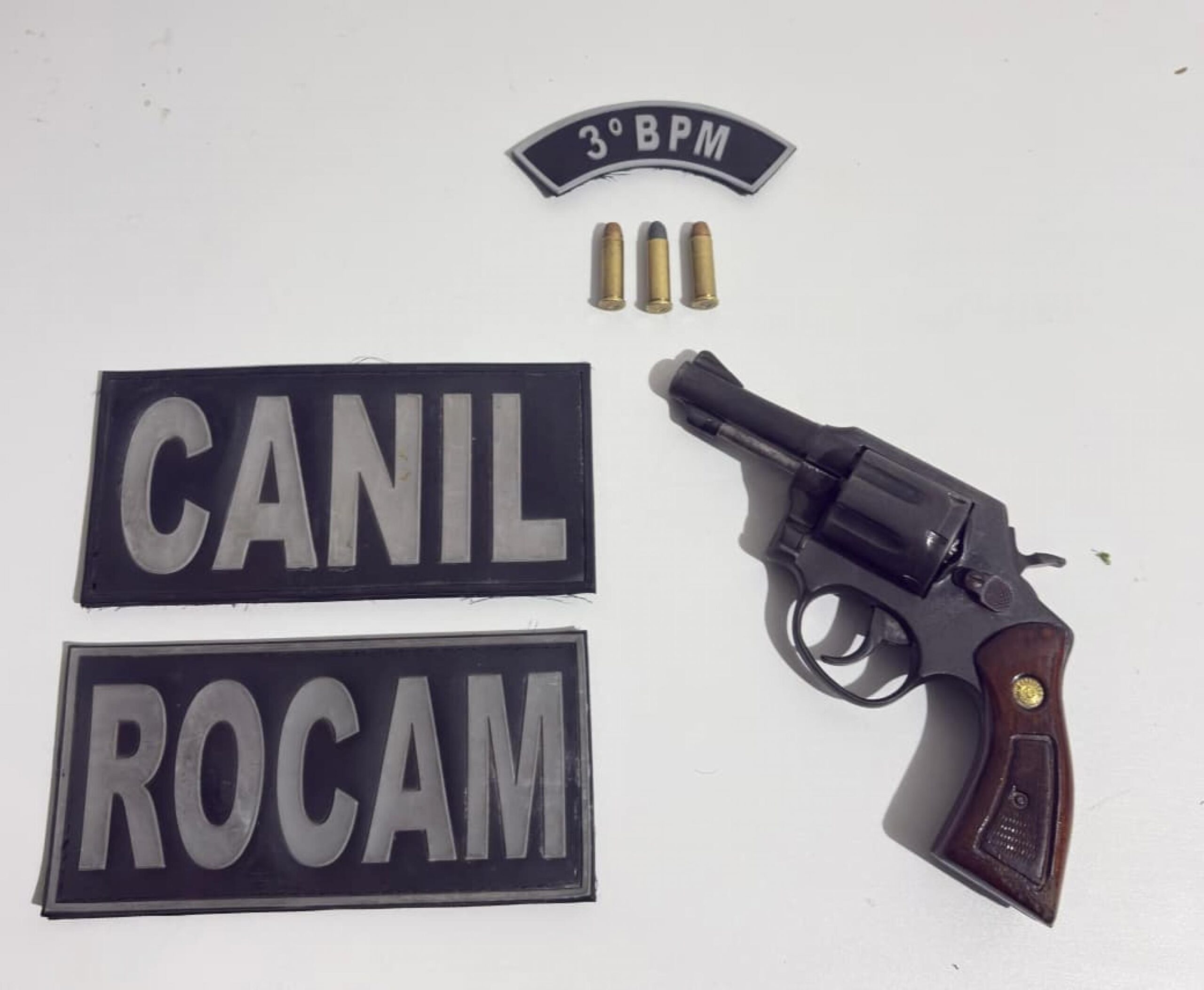 PM flagra homem com arma de fogo e prende suspeito em Arapiraca