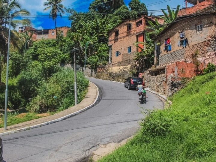 Defesa Civil interdita Ladeira da Moenda para remanejamento de poste nesta quarta-feira (29)