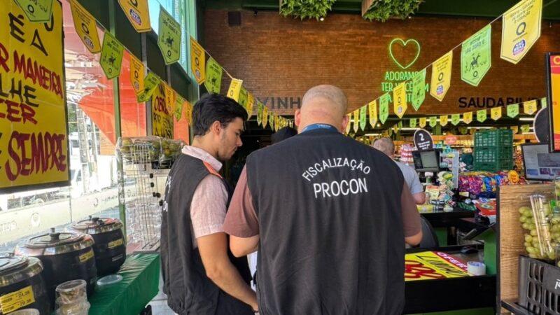 Procon Maceió constata irregularidades em supermercado durante fiscalização