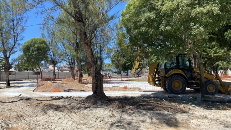 Obras de revitalização da Praça da Faculdade avançam e chegam a 70% de execução