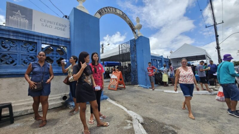 Cemitérios de Maceió terão programação religiosa durante o Dia de Finados